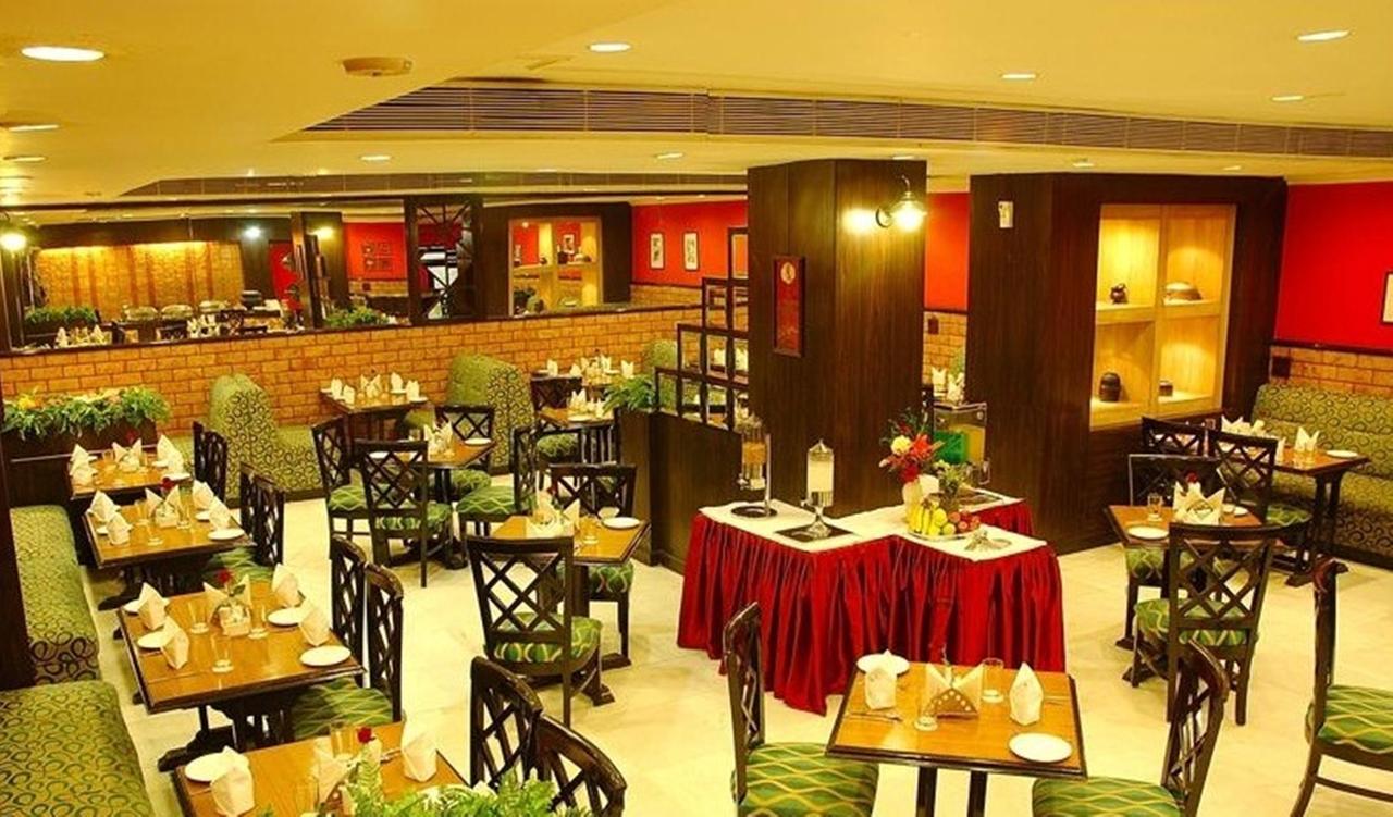 Hotel Regent Continental Delhi  Exterior photo